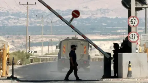 A Pair of Victims Gunned Down in Attack Close to Jordan-West Bank Passage, Israel's Defense Forces States